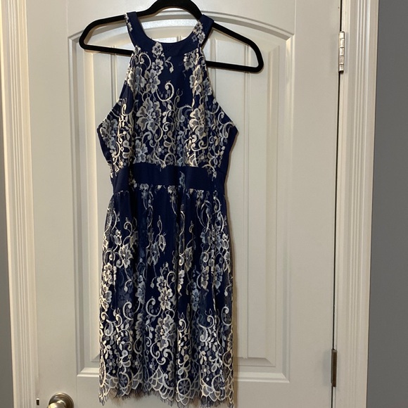 Blue lace semi-formal dress - Picture 1 of 6